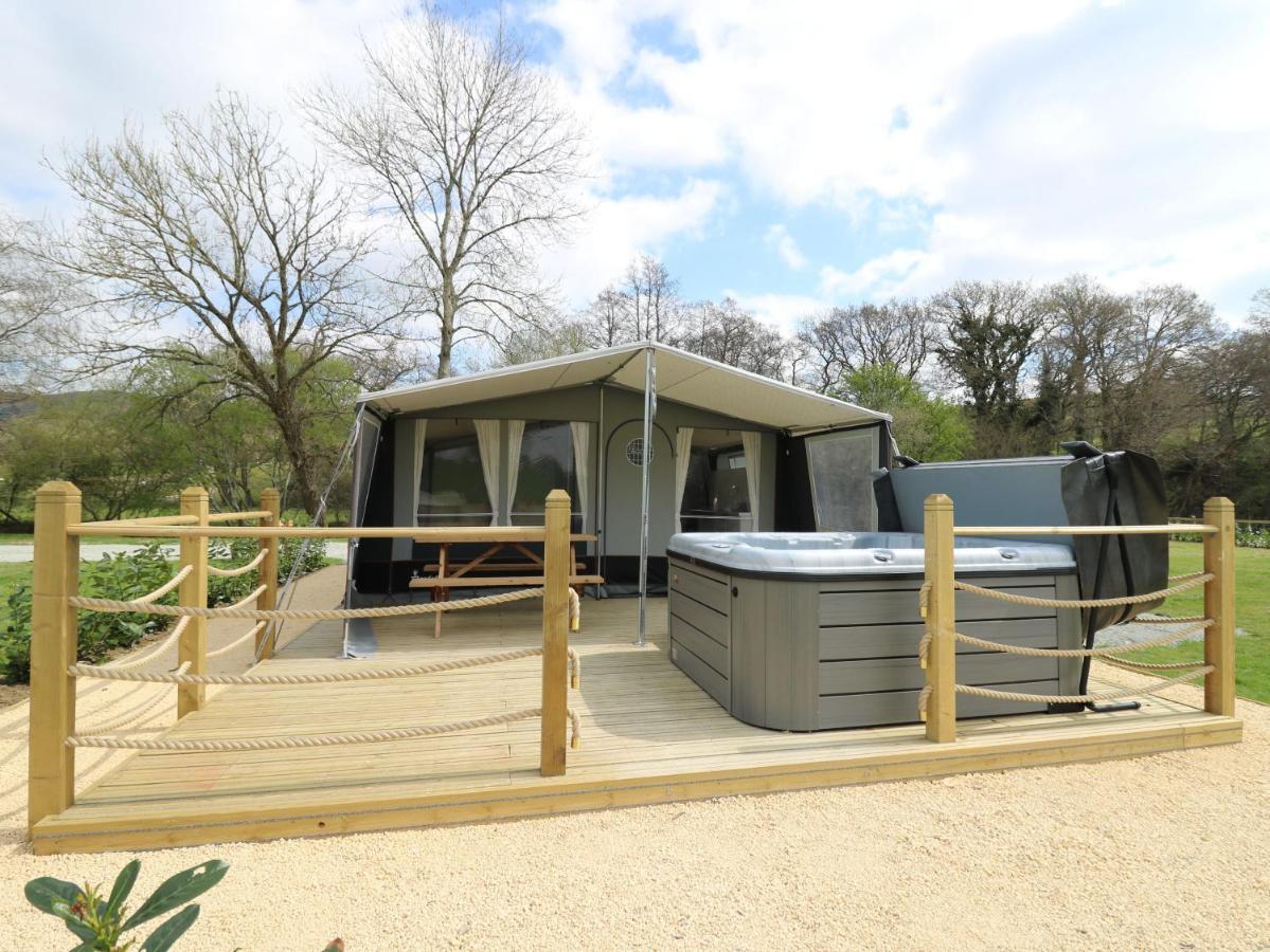 Salmon Vila Nantmel Exterior foto
